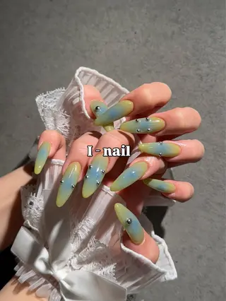 ネイル I-nailロング /ワンホン/キラキラのネイルデザイン