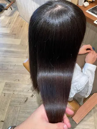 ロング AROUND hair lounge所属・髪質改善専門美容室 Reshilリシルのヘアスタイル