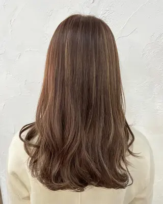 セミロング カラー YUZUKI/艶カラ ー/丸みショートのヘアスタイル