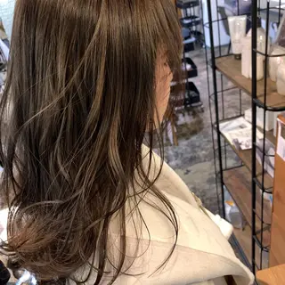 ロング カラー UMEDA FIGAROのヘアスタイル