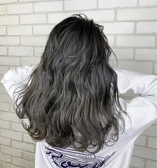 カラー she2.shinjuku所属・takumi Hのヘアスタイル