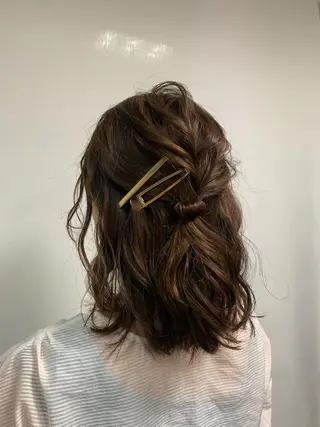 ミディアム ヘアアレンジ ウスイマイコ カット/ケアカラーのヘアスタイル