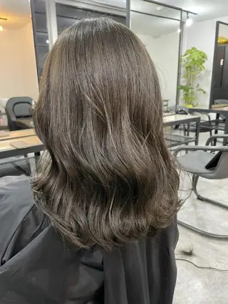 ミディアム パーマ カラー ヘアアレンジ ネイル キッズ マツエク・マツパ メンズ カラー特化サロン Eir心斎橋のヘアスタイル