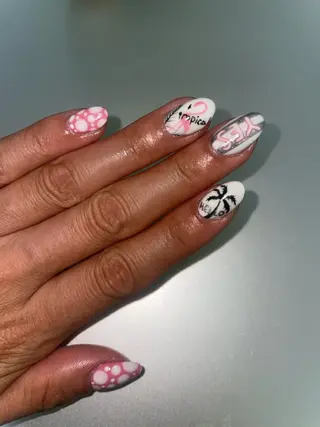 ネイル Seek Red Nail所属・Yoshitake Saoriのネイルデザイン