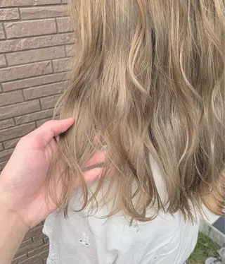 セミロング カラー 清水 亮太／赤み消しカラーのヘアスタイル