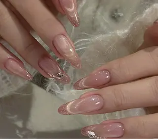 ネイル Pure&Rich Nailのネイルデザイン