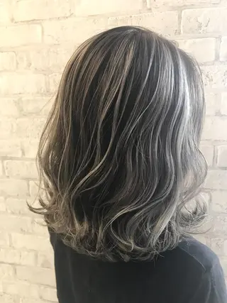 ミディアム EARTH 越谷店のヘアスタイル