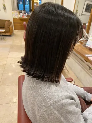 ミディアム 安澤 彩奈のヘアスタイル