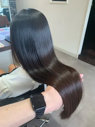 ロング Uni.所属・地毛風ストレート/ 髪質改善/榎本流行のヘアスタイル
