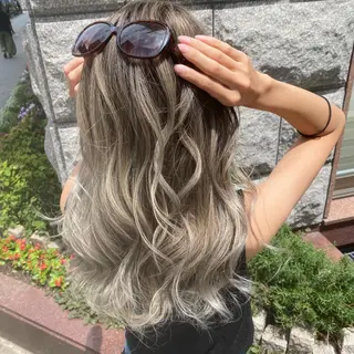 ロング カラー シールエクステ特化 ハイトーン、NANAのヘアスタイル