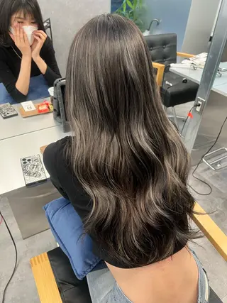 ロング カラー 中井 一葉のヘアスタイル