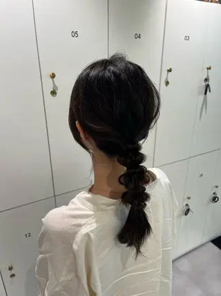 セミロング ヘアアレンジ 溝曽路 優衣のヘアスタイル