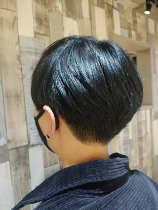 ショート alushe 岡 陽子のヘアスタイル