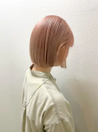 ショート ⭐ハイトーンブリーチ ミルクティーピンクのヘアスタイル