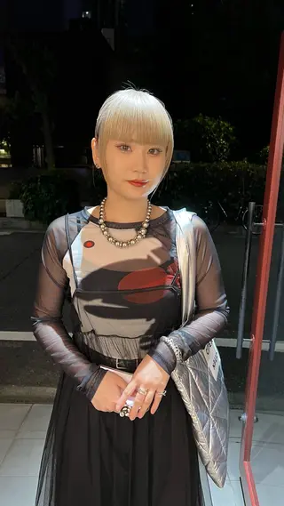 セミロング 室屋 鈴音のヘアスタイル