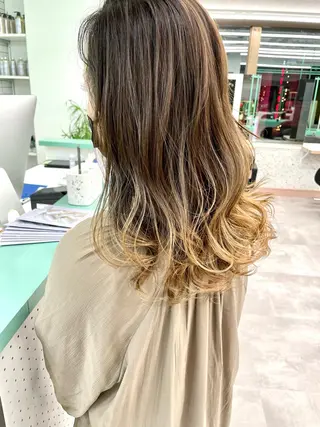 セミロング 💚透明感カラー💚 ♻️本間♻️のヘアスタイル