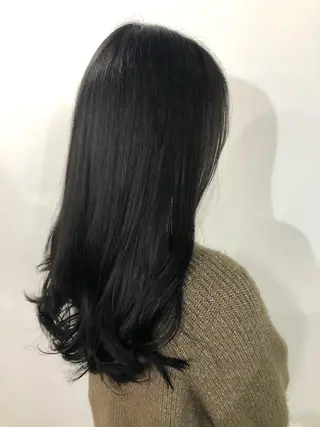 ロング ATELIER ZIZI川井さくらのヘアスタイル