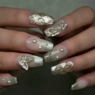 ネイル ⁸ᵃᵖᵖʸ🐝⋆゜ MöEのネイルデザイン