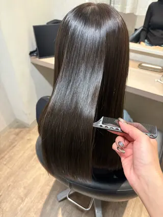 ロング カラー Hirona 縮毛矯正/髪質改善のヘアスタイル