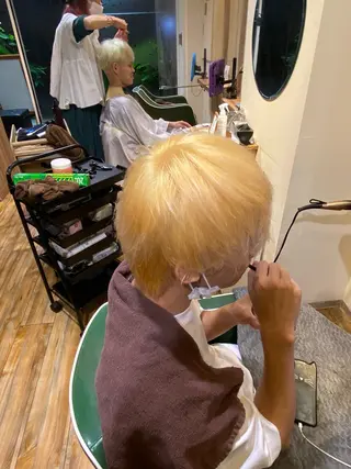 ショート カラー メンズ cachecache白金高輪店所属・白金/髪質改善/ダブ ルカラー/ハイトーンのヘアスタイル