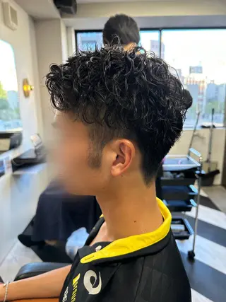 ショート パーマ メンズ 守屋 寿哉のヘアスタイル