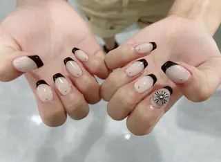 ネイル *RAIMU* HOLOGRAMのネイルデザイン