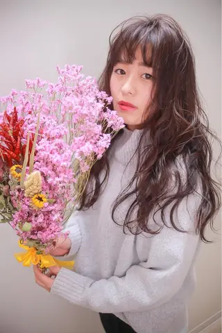 ロング カラー 伊藤 裕貴のヘアスタイル