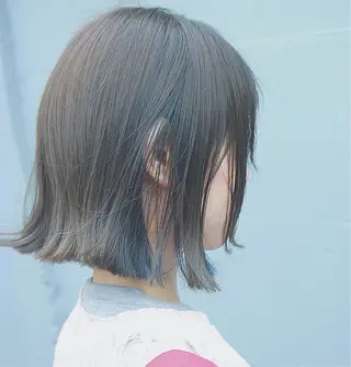 ショート カラー おおたけ あゆみのヘアスタイル