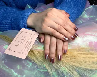 ネイル pink ladyサロン所属・べ にのネイルデザイン