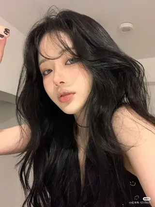 カラー ロング 💙ハイトーン韓国風 色白ヘア💙manaのヘアスタイル