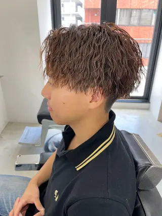 ショート カラー パーマ メンズ 亀井隆汰/メンズ専門 パーマ特化美容師のヘアスタイル