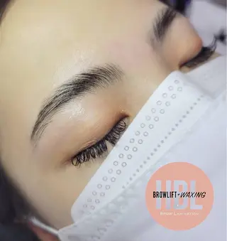 アイブロウ de.tenjin所属・de. tenjinのマツエク・マツパデザイン