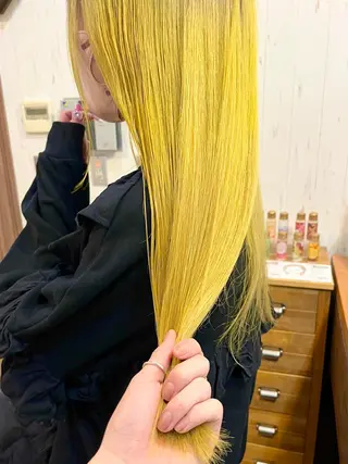 ロング カラー ウルフ/レイヤー/ ブリーチ/牧原歩夢のヘアスタイル