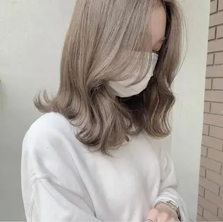 セミロング カラー 透明感カラー ふうか　渋谷のヘアスタイル
