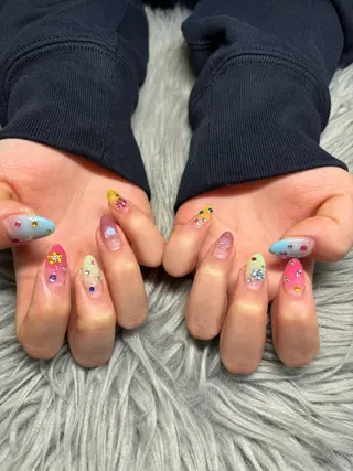 ネイル 鈴木 歩華のネイルデザイン