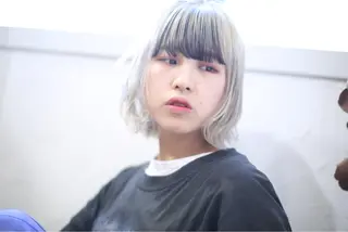 ショート カラー クオーレ hairのヘアスタイル