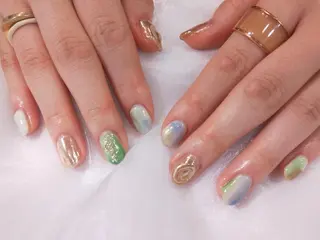 ネイル R'well所属・はばすみれ🎀ﾈｲﾙ 光ﾌｪｲｼｬﾙ ﾍｱのネイルデザイン