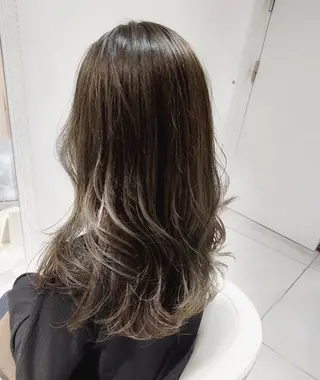 ロング カラー 樋口 千尋のヘアスタイル