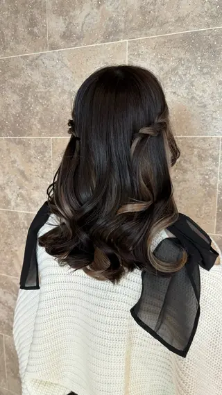 セミロング ヘアアレンジ seri💜艶カラー 💖ヘアアレンジのヘアスタイル