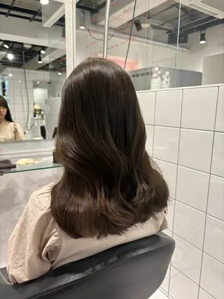 セミロング カラー 表参道♡暗髪^ྀི 艶カラー♡アユミのヘアスタイル