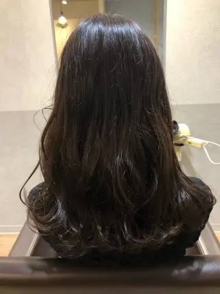 カラー monami 鈴木 茉由奈のヘアスタイル