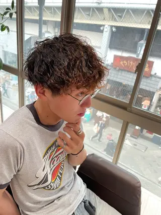 ショート パーマ メンズ 髪質改善／パーマ カラー浅草 山本隼輔のヘアスタイル