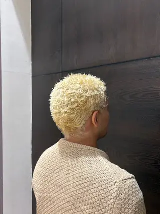 ショート パーマ メンズ 三浦 航平のヘアスタイル