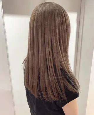 ロング カラー トミオカ ノアのヘアスタイル