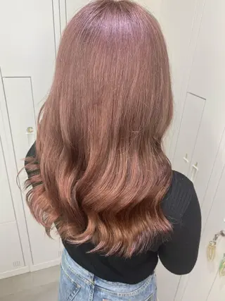 セミロング 伊藤 愛美のヘアスタイル