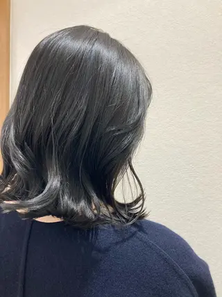 セミロング カラー cyan SANAMIのヘアスタイル