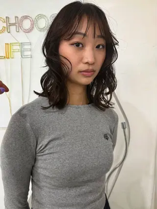 ミディアム イシイ モエカのヘアスタイル