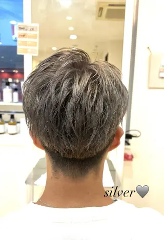 カラー メンズ LiTA 友田未来のヘアスタイル