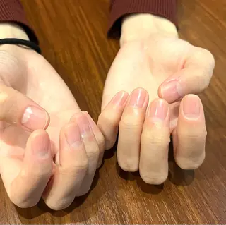 ネイル 自爪とネイルケア専門サロン　プリナチュール所属・吉岡 泉のネイルデザイン