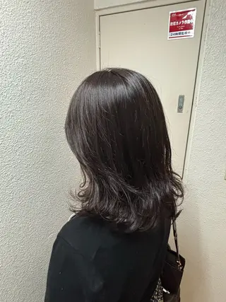 ミディアム Iris by artina所属・ウルフ/レイヤー/ 戸内໒꒱· ﾟのヘアスタイル